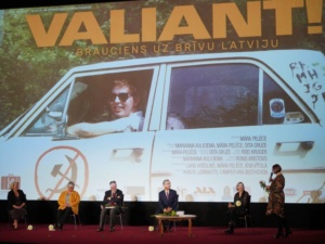 Dokumentālā filma “VALIANT! Brauciens uz brīvu Latviju” (2021)