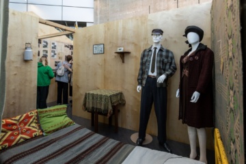 Muzeja krājuma priekšmeti izstādē par Baltijas Universitāti